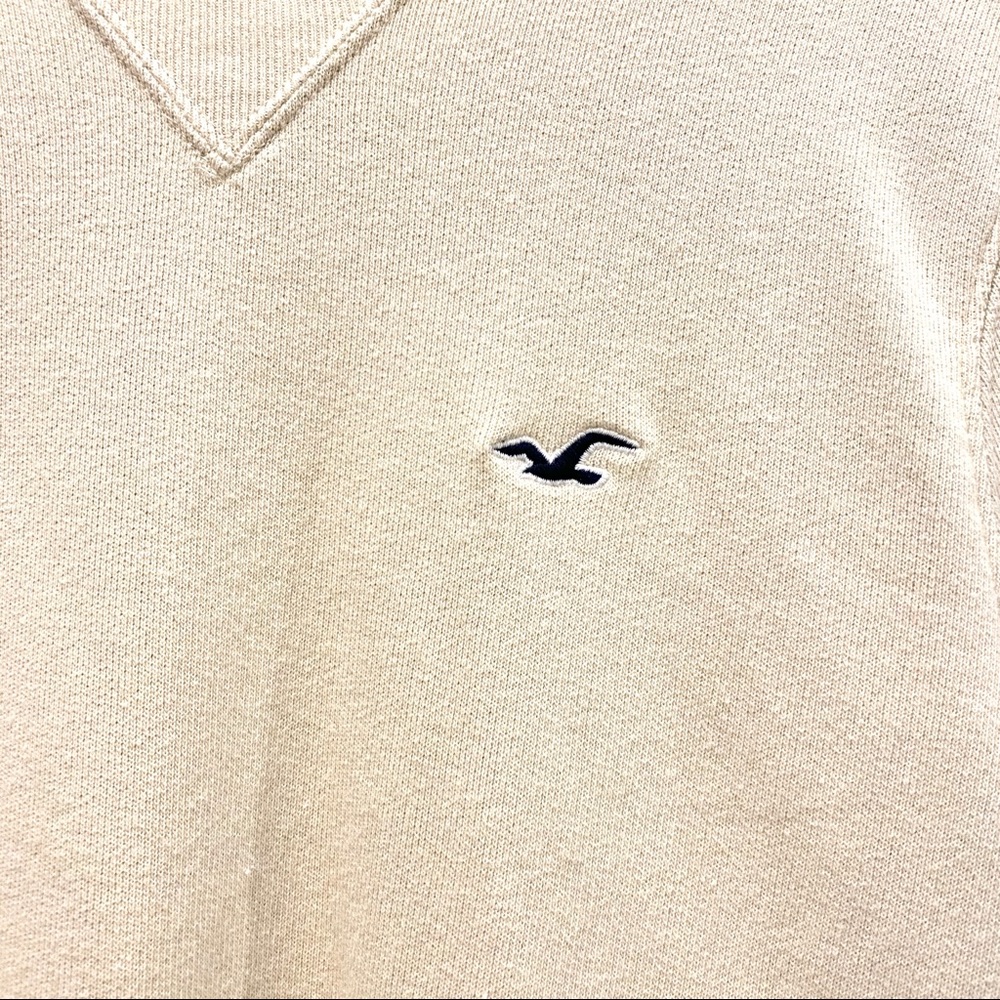 Hollister Men’s White Sweater - Picture 2 of 4